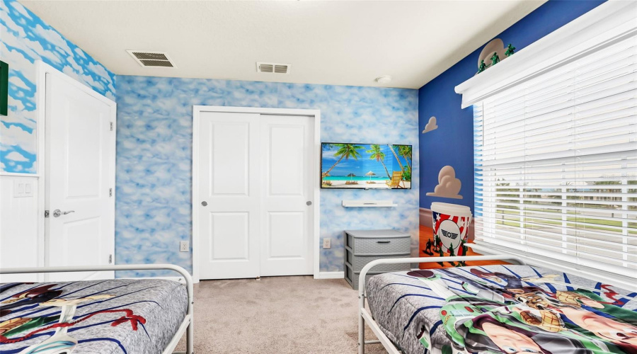 DAVENPORT, Florida 33897, 5 Bedrooms Bedrooms, ,4 BathroomsBathrooms,Residential,For Sale,PARADISE,0,MFRO6362520