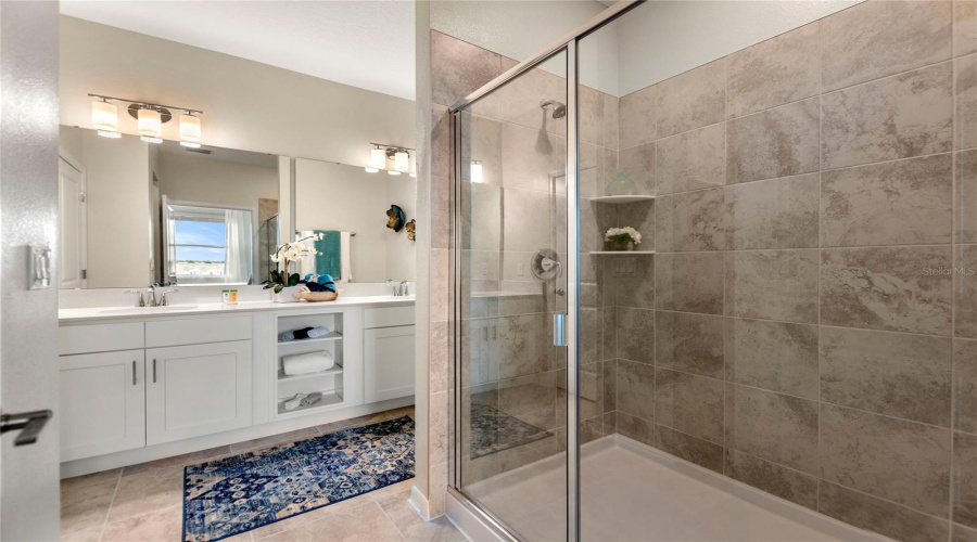 KISSIMMEE, Florida 34746, 2 Bedrooms Bedrooms, ,2 BathroomsBathrooms,Residential,For Sale,PARADOX,0,MFRO6353349