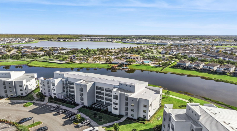 KISSIMMEE, Florida 34746, 2 Bedrooms Bedrooms, ,2 BathroomsBathrooms,Residential,For Sale,PARADOX,0,MFRO6353349