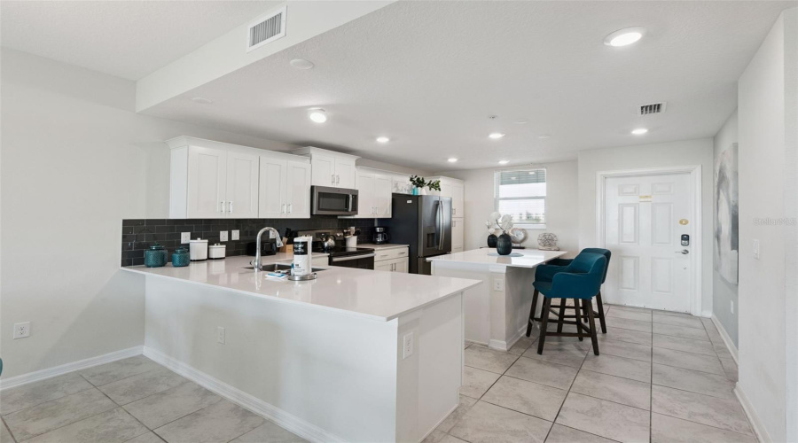 KISSIMMEE, Florida 34746, 2 Bedrooms Bedrooms, ,2 BathroomsBathrooms,Residential,For Sale,PARADOX,0,MFRO6353358