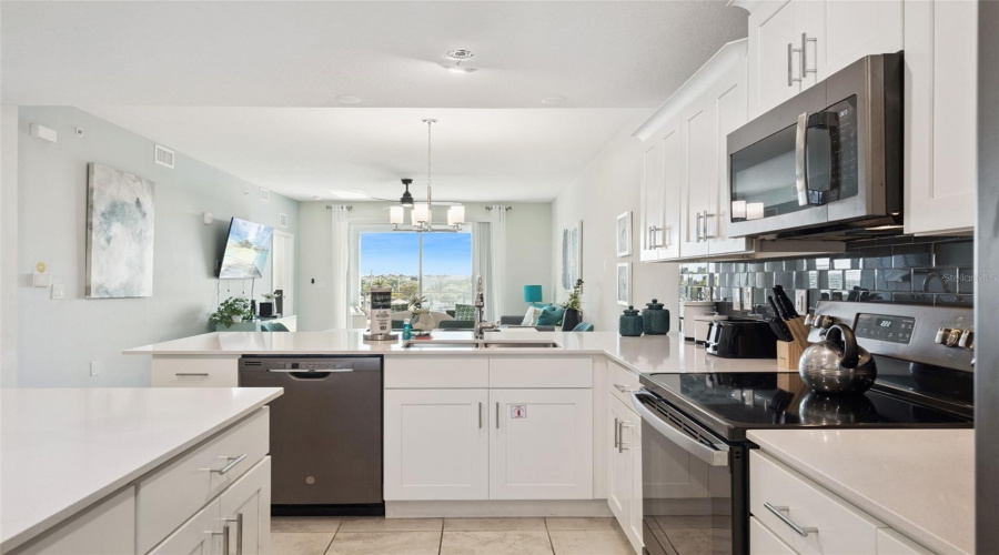 KISSIMMEE, Florida 34746, 2 Bedrooms Bedrooms, ,2 BathroomsBathrooms,Residential,For Sale,PARADOX,0,MFRO6353358