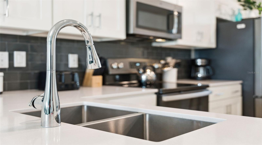 KISSIMMEE, Florida 34746, 2 Bedrooms Bedrooms, ,2 BathroomsBathrooms,Residential,For Sale,PARADOX,0,MFRO6353358