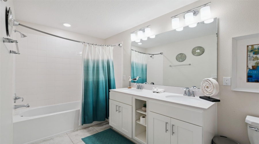 KISSIMMEE, Florida 34746, 2 Bedrooms Bedrooms, ,2 BathroomsBathrooms,Residential,For Sale,PARADOX,0,MFRO6353358