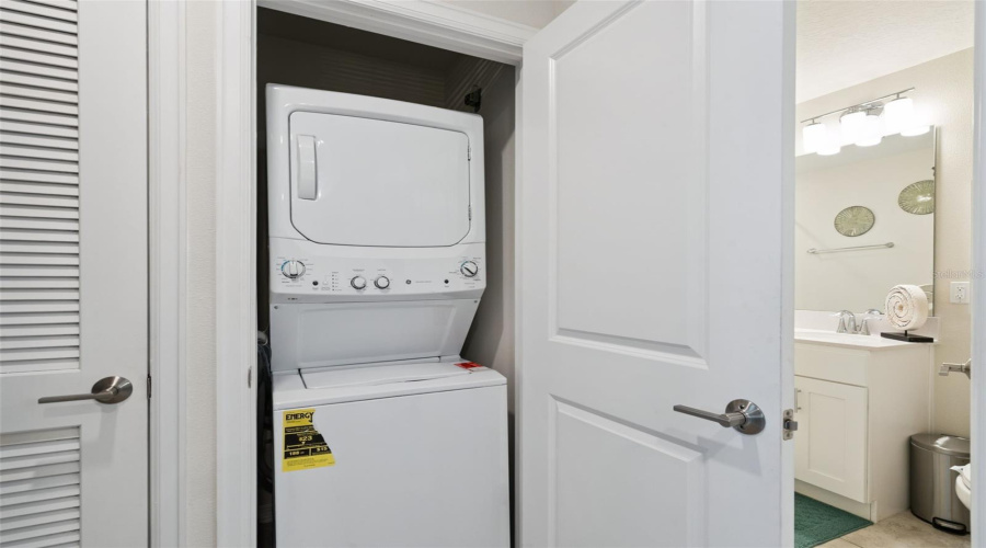 KISSIMMEE, Florida 34746, 2 Bedrooms Bedrooms, ,2 BathroomsBathrooms,Residential,For Sale,PARADOX,0,MFRO6353358