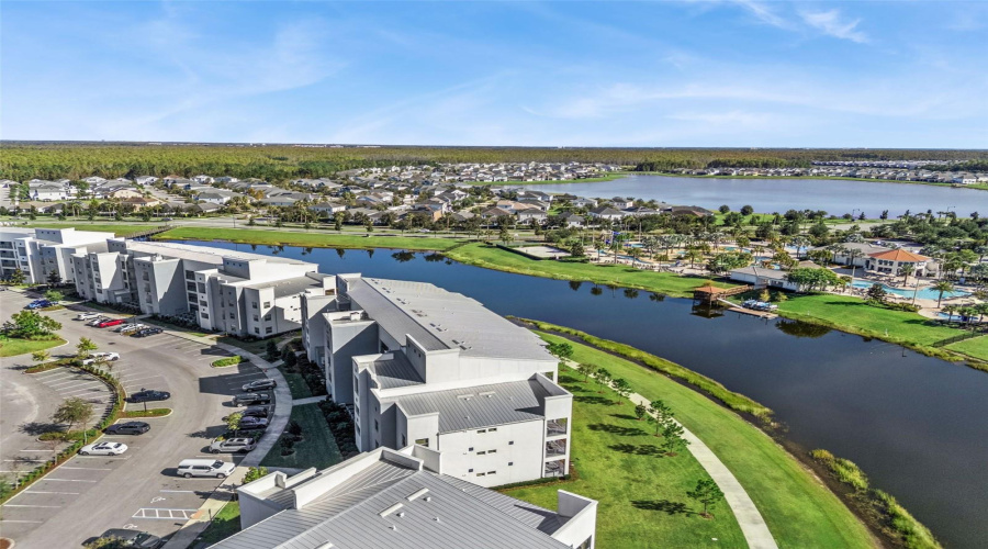 KISSIMMEE, Florida 34746, 2 Bedrooms Bedrooms, ,2 BathroomsBathrooms,Residential,For Sale,PARADOX,0,MFRO6353358