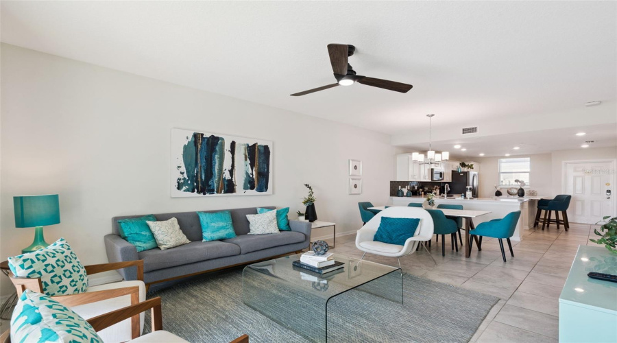 KISSIMMEE, Florida 34746, 2 Bedrooms Bedrooms, ,2 BathroomsBathrooms,Residential,For Sale,PARADOX,0,MFRO6353358