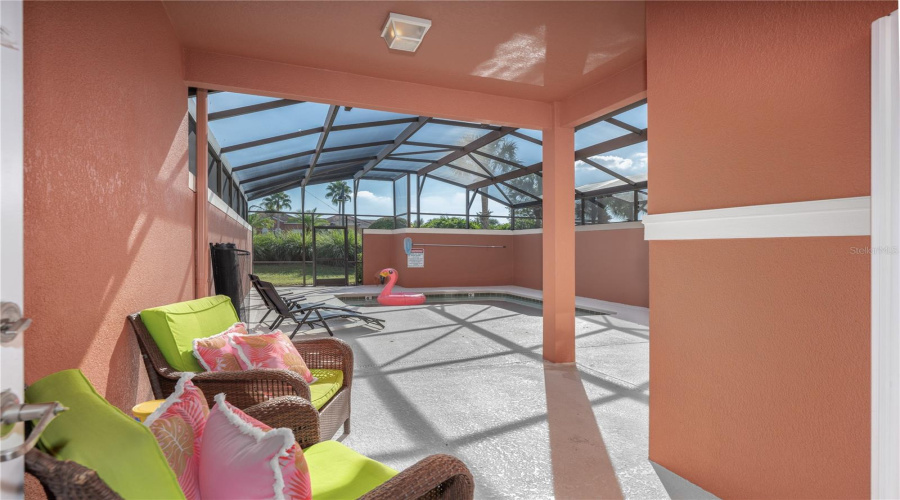 South facing full sun screened pool with NO REAR NEIGHBORS