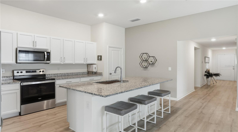 DAVENPORT, Florida 33896, 4 Bedrooms Bedrooms, ,2 BathroomsBathrooms,Residential,For Sale,OSCRAFT,0,MFRO6363682