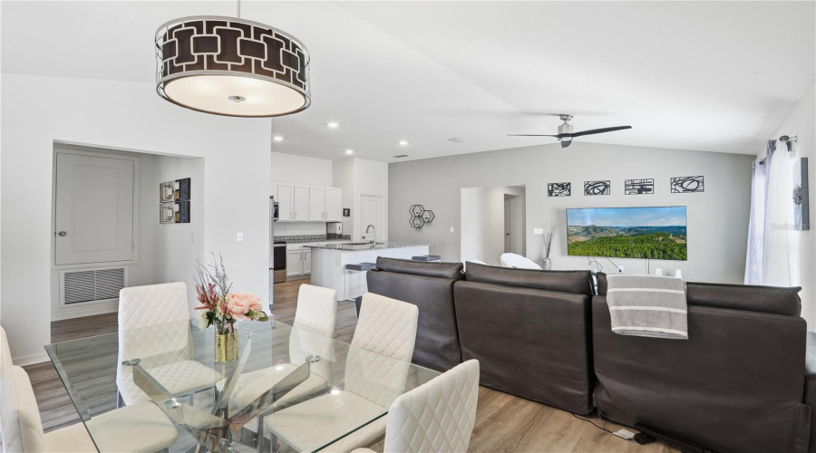 DAVENPORT, Florida 33896, 4 Bedrooms Bedrooms, ,2 BathroomsBathrooms,Residential,For Sale,OSCRAFT,0,MFRO6363682