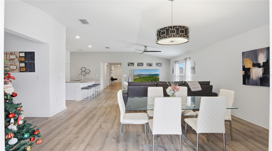 DAVENPORT, Florida 33896, 4 Bedrooms Bedrooms, ,2 BathroomsBathrooms,Residential,For Sale,OSCRAFT,0,MFRO6363682