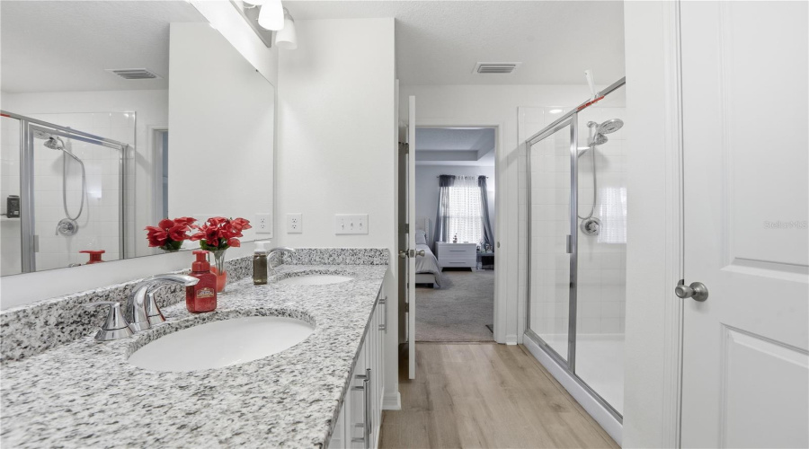 DAVENPORT, Florida 33896, 4 Bedrooms Bedrooms, ,2 BathroomsBathrooms,Residential,For Sale,OSCRAFT,0,MFRO6363682