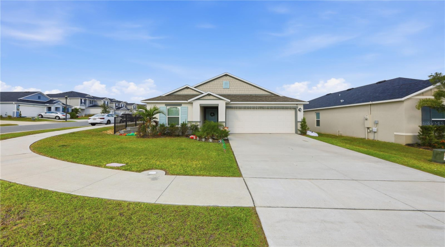 DAVENPORT, Florida 33896, 4 Bedrooms Bedrooms, ,2 BathroomsBathrooms,Residential,For Sale,OSCRAFT,0,MFRO6363682