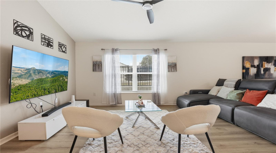 DAVENPORT, Florida 33896, 4 Bedrooms Bedrooms, ,2 BathroomsBathrooms,Residential,For Sale,OSCRAFT,0,MFRO6363682