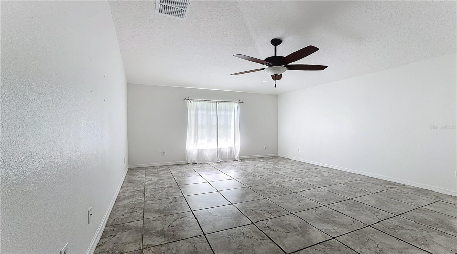 KISSIMMEE, Florida 34746, 4 Bedrooms Bedrooms, ,2 BathroomsBathrooms,Residential,For Sale,EAGLE CLIFF,0,MFRO6341518