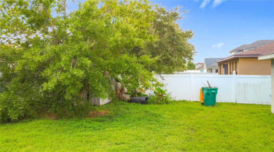 KISSIMMEE, Florida 34746, 4 Bedrooms Bedrooms, ,2 BathroomsBathrooms,Residential,For Sale,EAGLE CLIFF,0,MFRO6341518