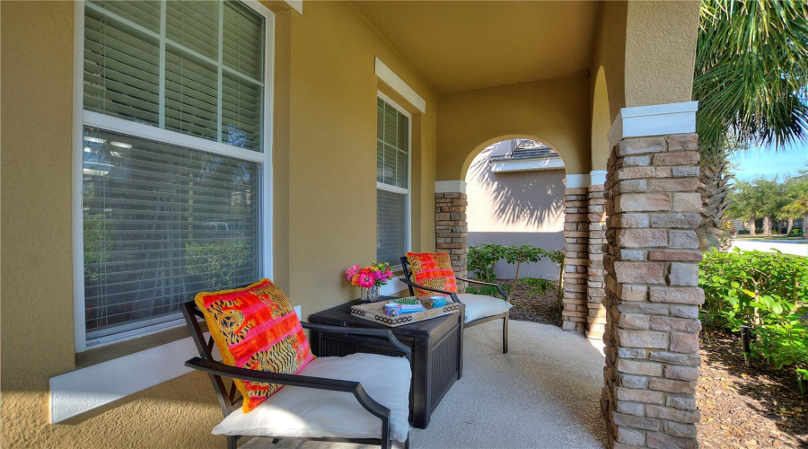 DAVENPORT, Florida 33837, 5 Bedrooms Bedrooms, ,4 BathroomsBathrooms,Residential,For Sale,OAKBOURNE,0,MFRO6362657