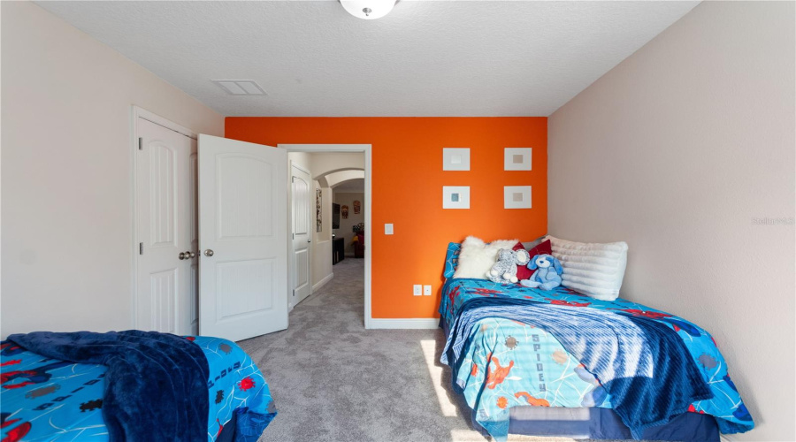 DAVENPORT, Florida 33837, 5 Bedrooms Bedrooms, ,4 BathroomsBathrooms,Residential,For Sale,OAKBOURNE,0,MFRO6362657