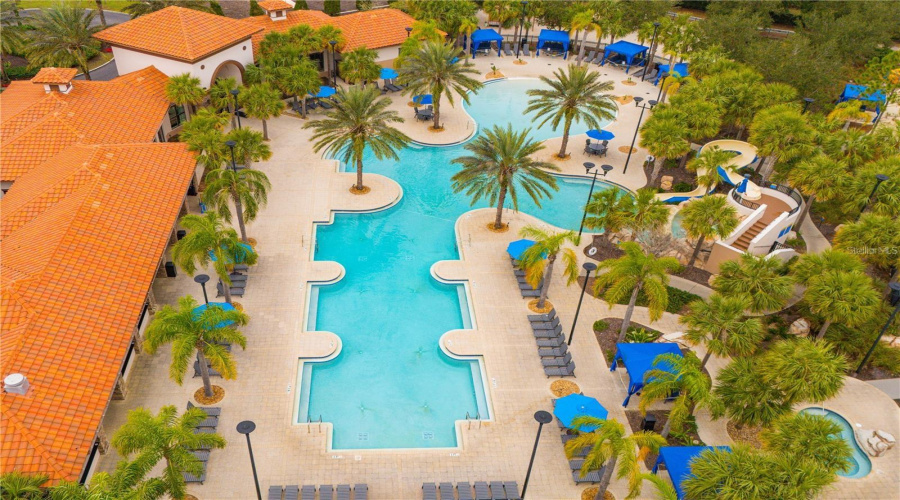 DAVENPORT, Florida 33837, 5 Bedrooms Bedrooms, ,4 BathroomsBathrooms,Residential,For Sale,OAKMOSS,0,MFRO6362792