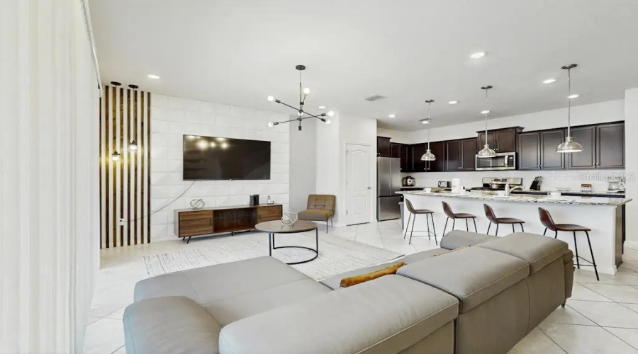 DAVENPORT, Florida 33837, 5 Bedrooms Bedrooms, ,4 BathroomsBathrooms,Residential,For Sale,OAKMOSS,0,MFRO6362792