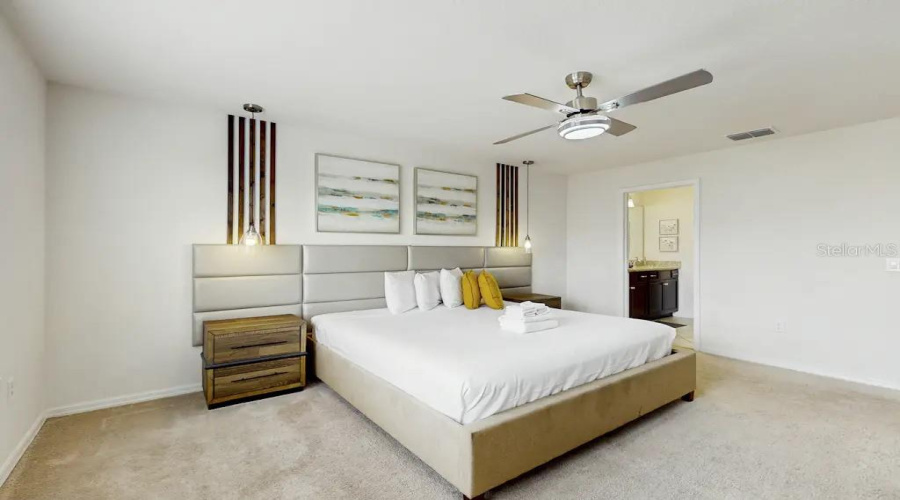 DAVENPORT, Florida 33837, 5 Bedrooms Bedrooms, ,4 BathroomsBathrooms,Residential,For Sale,OAKMOSS,0,MFRO6362792