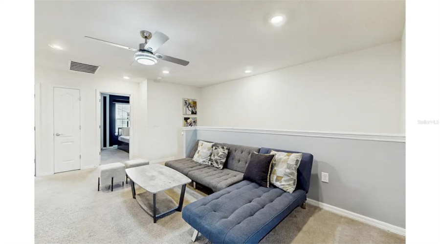 DAVENPORT, Florida 33837, 5 Bedrooms Bedrooms, ,4 BathroomsBathrooms,Residential,For Sale,OAKMOSS,0,MFRO6362792