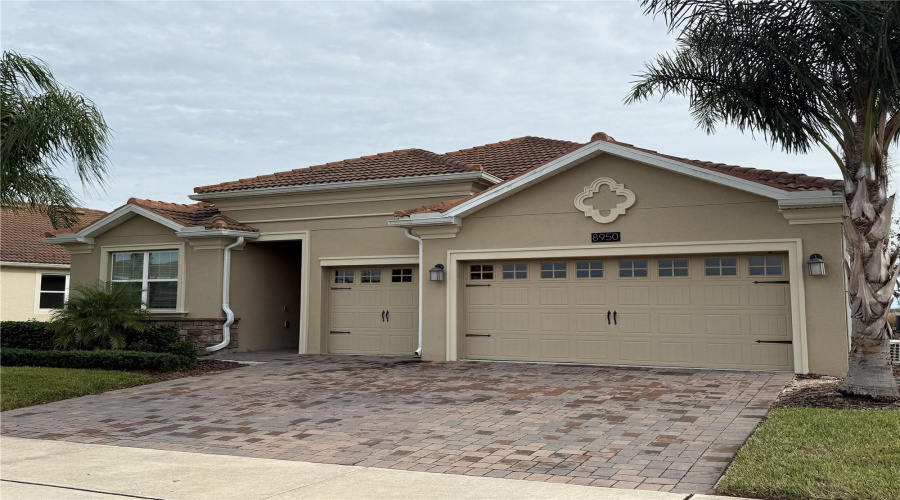 DAVENPORT, Florida 33896, 4 Bedrooms Bedrooms, ,3 BathroomsBathrooms,Residential,For Sale,FALLEN OAK,0,MFRO6363710