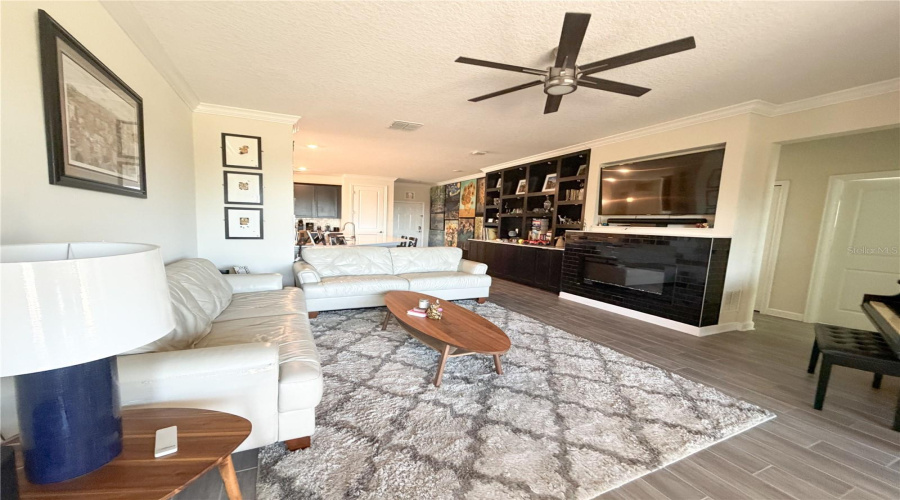 DAVENPORT, Florida 33896, 4 Bedrooms Bedrooms, ,3 BathroomsBathrooms,Residential,For Sale,FALLEN OAK,0,MFRO6363710