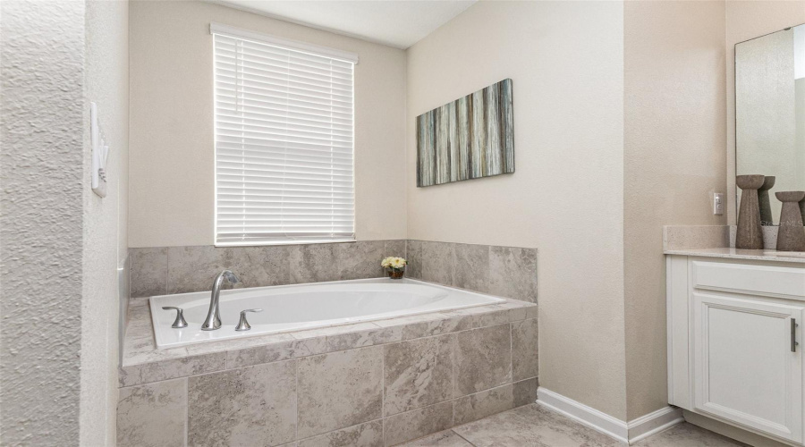 DAVENPORT, Florida 33896, 2 Bedrooms Bedrooms, ,2 BathroomsBathrooms,Residential,For Sale,OCEAN COURSE,0,MFRO6363488