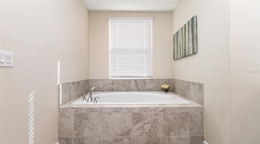 DAVENPORT, Florida 33896, 2 Bedrooms Bedrooms, ,2 BathroomsBathrooms,Residential,For Sale,OCEAN COURSE,0,MFRO6363488