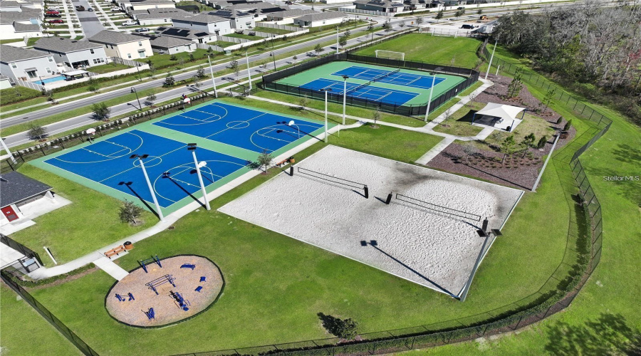 KISSIMMEE, Florida 34746, 4 Bedrooms Bedrooms, ,2 BathroomsBathrooms,Residential,For Sale,AMORIE,0,MFRO6334638