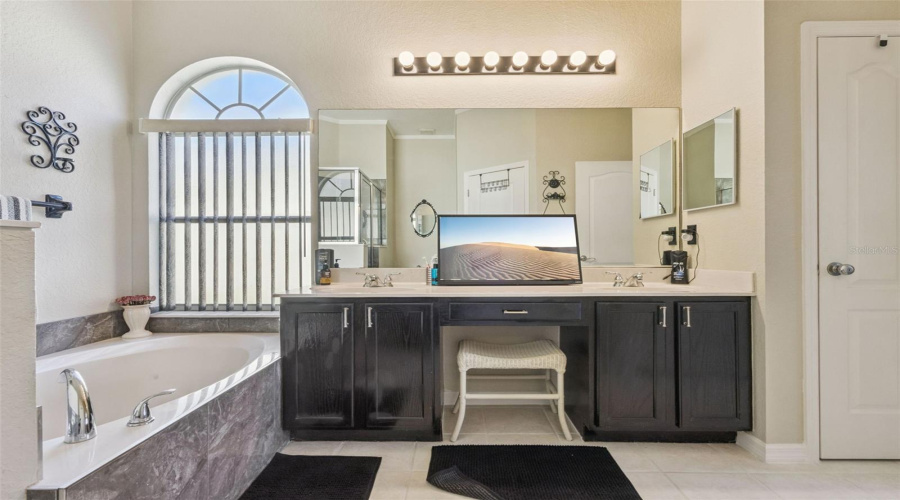 DAVENPORT, Florida 33897, 4 Bedrooms Bedrooms, ,3 BathroomsBathrooms,Residential,For Sale,BIRKDALE,0,MFRS5139357