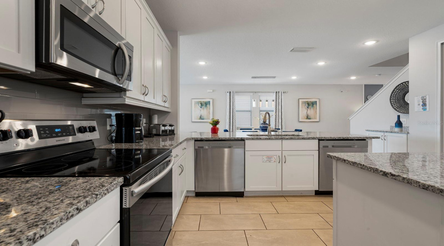 KISSIMMEE, Florida 34747, 6 Bedrooms Bedrooms, ,6 BathroomsBathrooms,Residential,For Sale,SOUTHFIELD,0,MFRO6362283