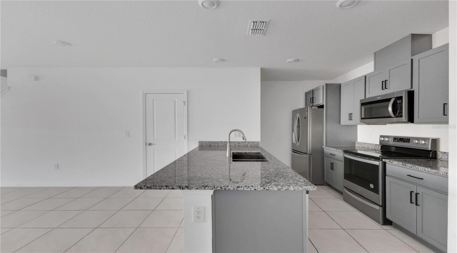 DAVENPORT, Florida 33896, 3 Bedrooms Bedrooms, ,2 BathroomsBathrooms,Residential,For Sale,STONEY POINT,0,MFRO6363770