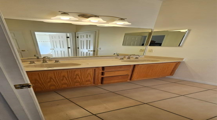 KISSIMMEE, Florida 34746, 3 Bedrooms Bedrooms, ,2 BathroomsBathrooms,Residential,For Sale,BOWFIN,0,MFRS5139477