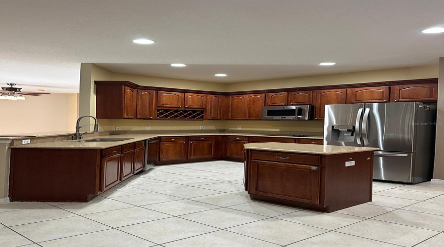 KISSIMMEE, Florida 34746, 5 Bedrooms Bedrooms, ,4 BathroomsBathrooms,Residential,For Sale,VALLEYVIEW,0,MFRS5139305