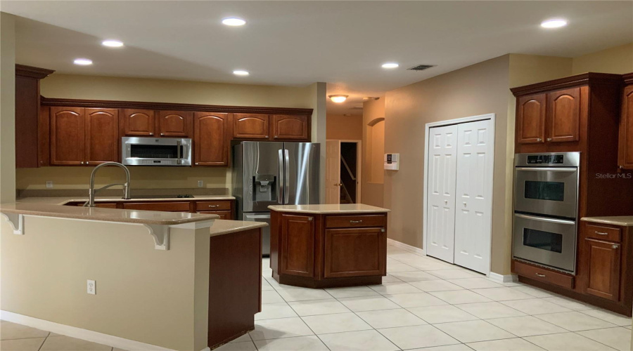 KISSIMMEE, Florida 34746, 5 Bedrooms Bedrooms, ,4 BathroomsBathrooms,Residential,For Sale,VALLEYVIEW,0,MFRS5139305