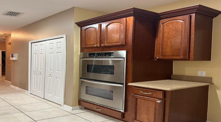 KISSIMMEE, Florida 34746, 5 Bedrooms Bedrooms, ,4 BathroomsBathrooms,Residential,For Sale,VALLEYVIEW,0,MFRS5139305