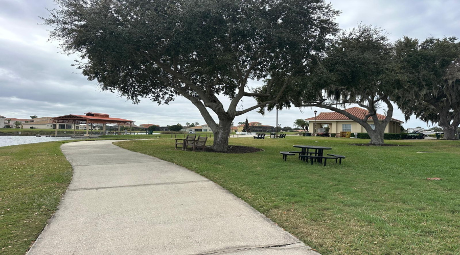 KISSIMMEE, Florida 34746, 5 Bedrooms Bedrooms, ,4 BathroomsBathrooms,Residential,For Sale,VALLEYVIEW,0,MFRS5139305