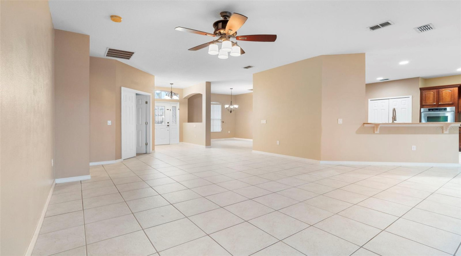 KISSIMMEE, Florida 34746, 5 Bedrooms Bedrooms, ,4 BathroomsBathrooms,Residential,For Sale,VALLEYVIEW,0,MFRS5139305