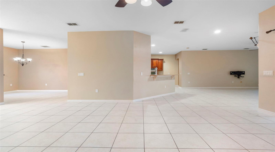 KISSIMMEE, Florida 34746, 5 Bedrooms Bedrooms, ,4 BathroomsBathrooms,Residential,For Sale,VALLEYVIEW,0,MFRS5139305