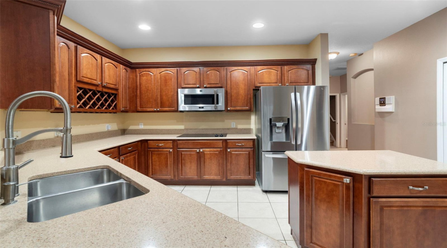 KISSIMMEE, Florida 34746, 5 Bedrooms Bedrooms, ,4 BathroomsBathrooms,Residential,For Sale,VALLEYVIEW,0,MFRS5139305