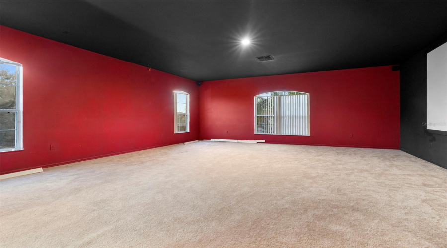 KISSIMMEE, Florida 34746, 5 Bedrooms Bedrooms, ,4 BathroomsBathrooms,Residential,For Sale,VALLEYVIEW,0,MFRS5139305