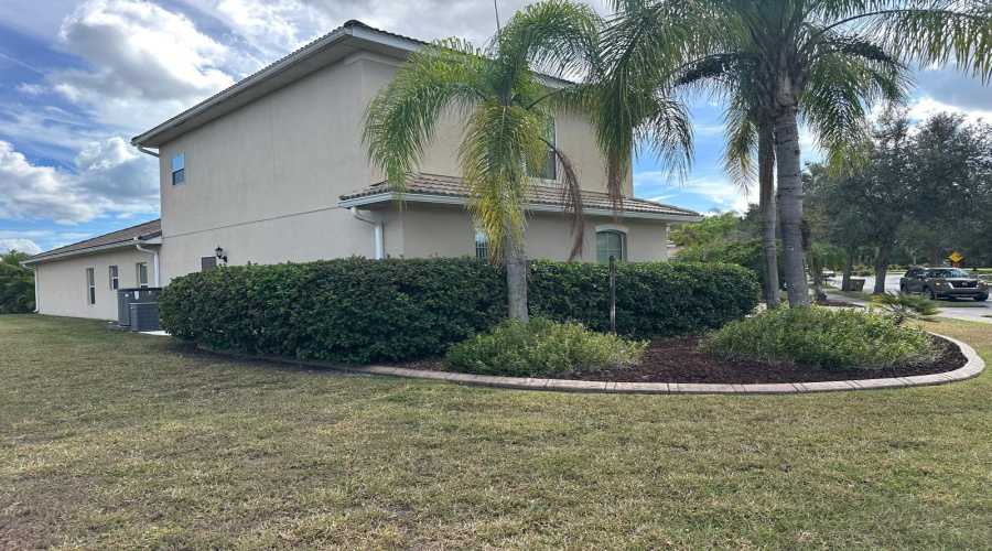 KISSIMMEE, Florida 34746, 5 Bedrooms Bedrooms, ,4 BathroomsBathrooms,Residential,For Sale,VALLEYVIEW,0,MFRS5139305