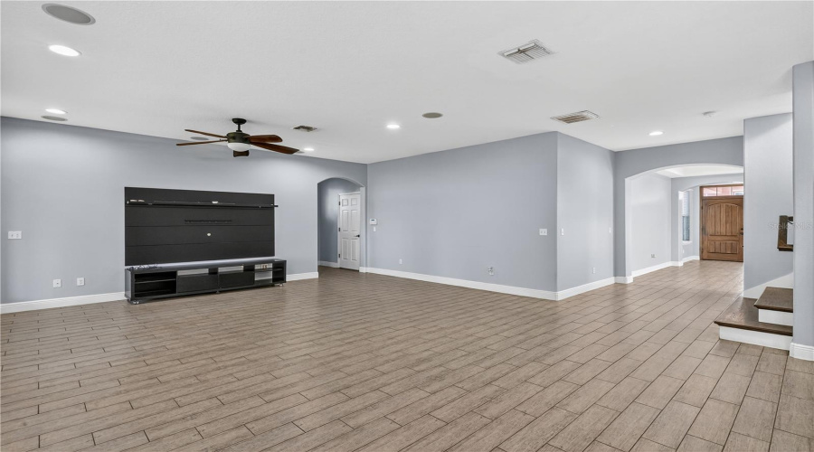 DAVENPORT, Florida 33837, 4 Bedrooms Bedrooms, ,3 BathroomsBathrooms,Residential,For Sale,LEXINGTON,0,MFRO6364267