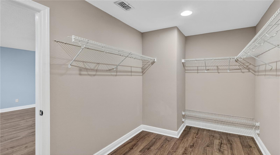 DAVENPORT, Florida 33837, 4 Bedrooms Bedrooms, ,3 BathroomsBathrooms,Residential,For Sale,LEXINGTON,0,MFRO6364267