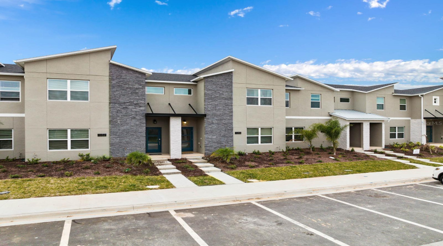 DAVENPORT, Florida 33896, 4 Bedrooms Bedrooms, ,3 BathroomsBathrooms,Residential,For Sale,LEADER,0,MFRS5139493