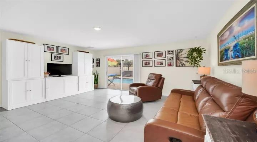 KISSIMMEE, Florida 34746, 6 Bedrooms Bedrooms, ,3 BathroomsBathrooms,Residential,For Sale,SUNNY CREEK PL,0,MFRO6364314