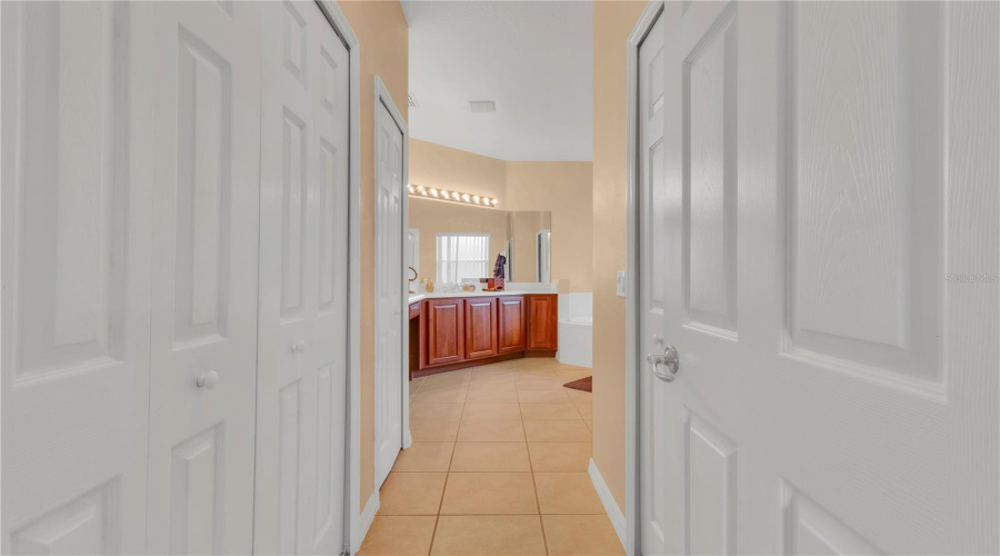 KISSIMMEE, Florida 34746, 4 Bedrooms Bedrooms, ,3 BathroomsBathrooms,Residential,For Sale,MEADOW VIEW,0,MFRR4910195