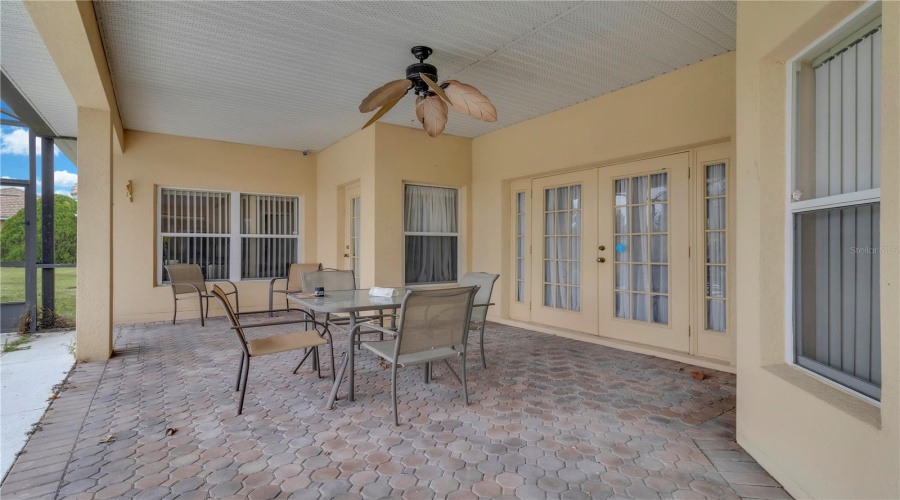 KISSIMMEE, Florida 34746, 4 Bedrooms Bedrooms, ,3 BathroomsBathrooms,Residential,For Sale,MEADOW VIEW,0,MFRR4910195