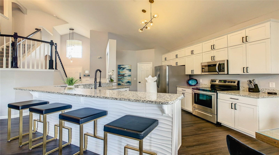 KISSIMMEE, Florida 34747, 6 Bedrooms Bedrooms, ,3 BathroomsBathrooms,Residential,For Sale,BASNETT,0,MFRO6364292